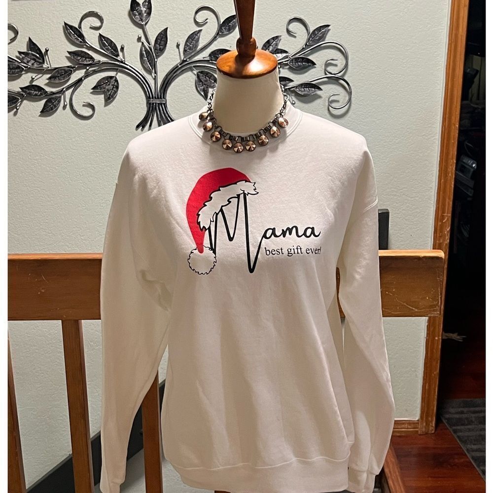 NWOT White 'Mama Best Gift Ever' Sweatshirt Size Small #047.